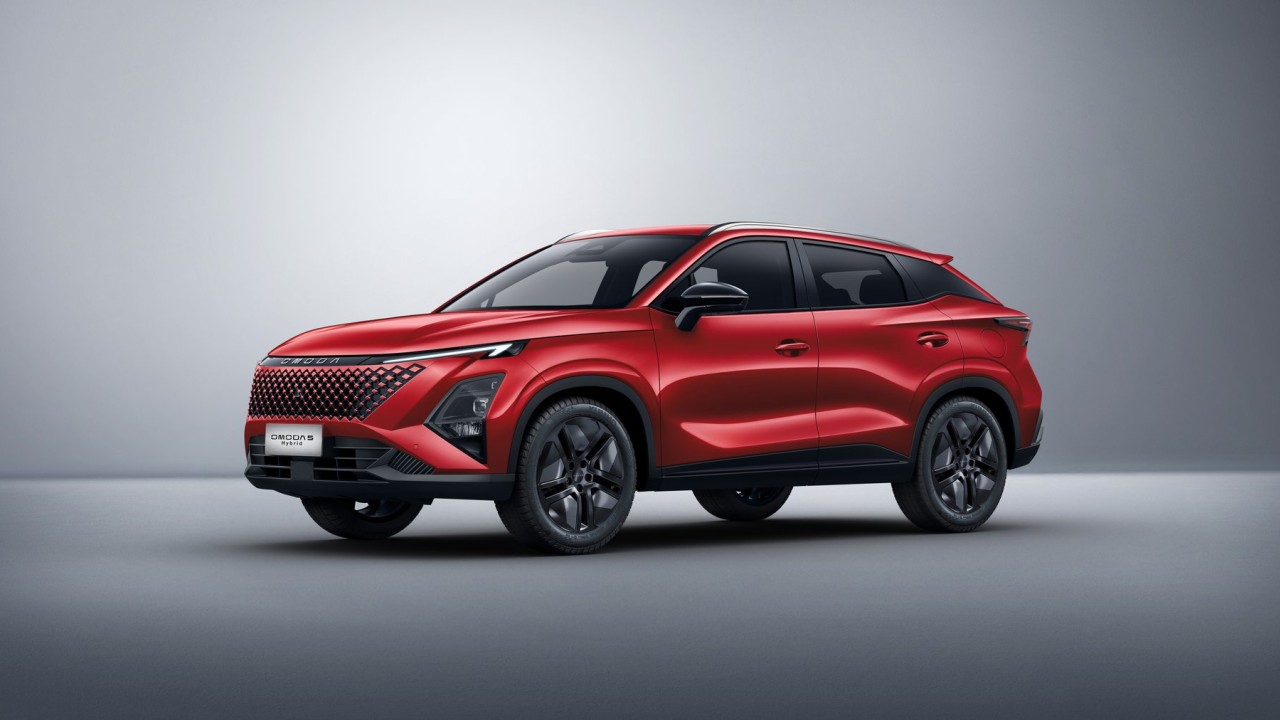OMODA 5 Hybrid pod lupą. Co naprawdę warto wiedzieć o tym modelu i jak wypada na tle konkurencji?