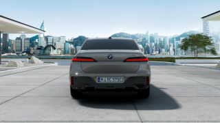 BMW  i7