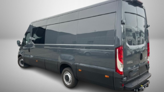 IVECO 35S18 7-OSÓB