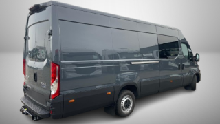 IVECO 35S18 7-OSÓB
