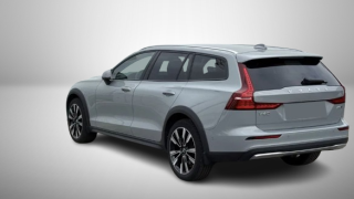 VOLVO V60 Cross Country B5 Plus Bright