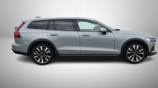 VOLVO V60 Cross Country B5 Plus Bright