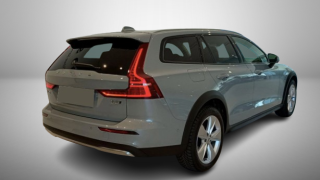 VOLVO V60 Cross Country B5 Plus