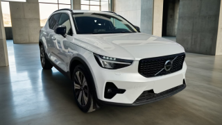 VOLVO XC40 Plus Dark