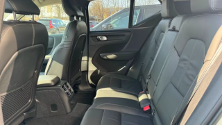 VOLVO XC40 Plus Dark