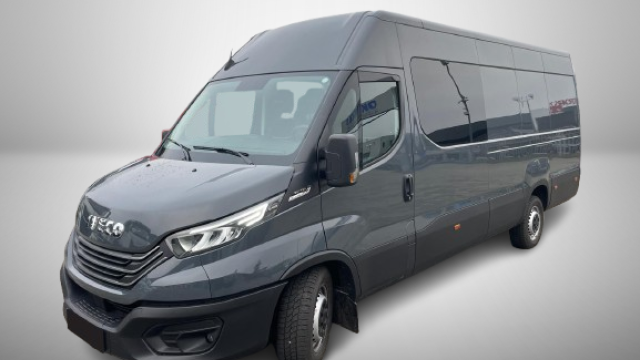 IVECO 35S18 7-OSÓB