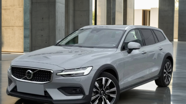 VOLVO V60 Cross Country B5 Plus Bright